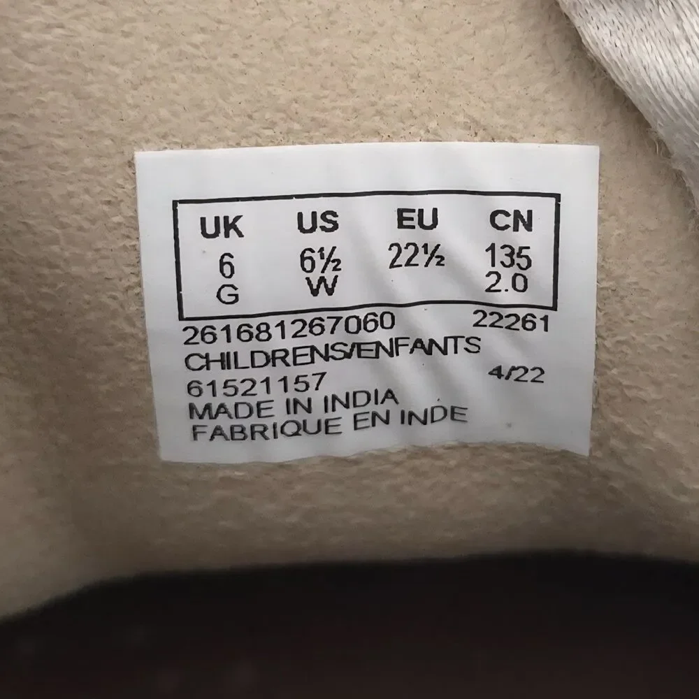 Clarks kids wallabee
